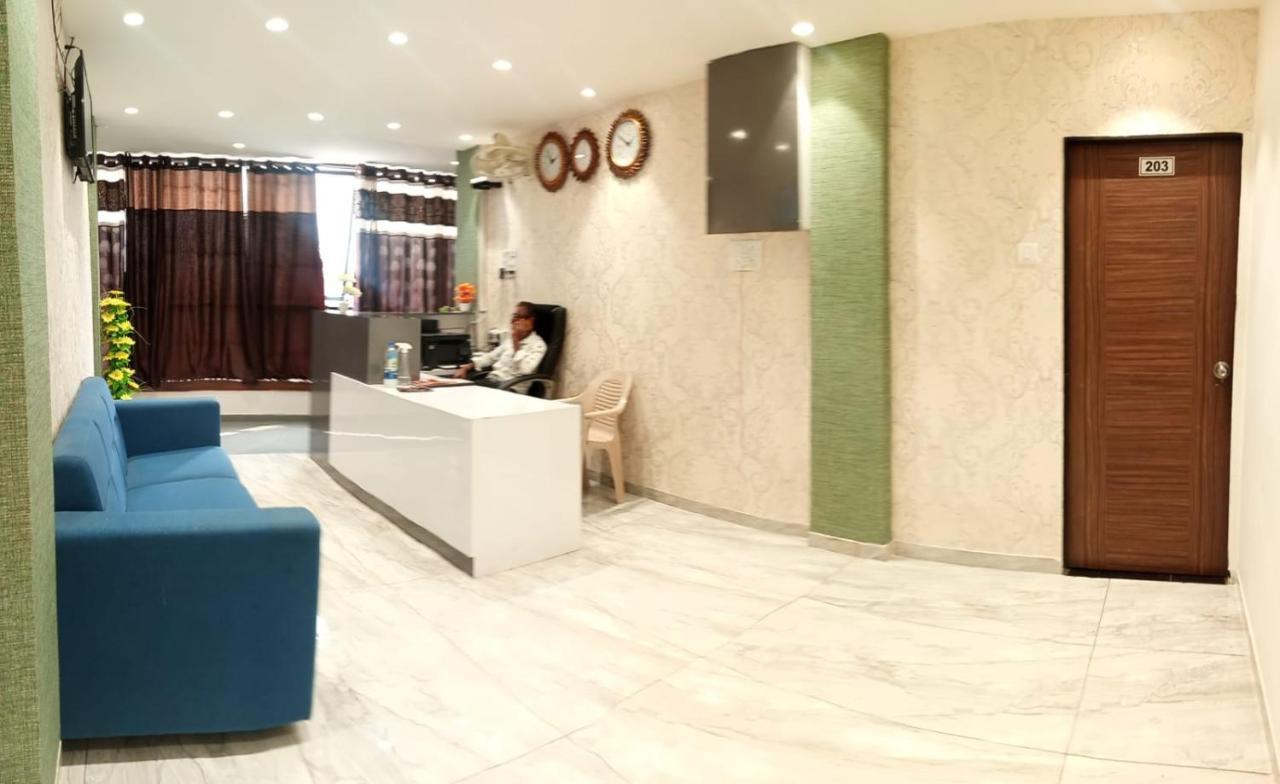 Hotel Mansarovar,Vadodara Dış mekan fotoğraf